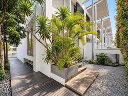 Oasis @ Mulberry (D13), Terrace #630085731
